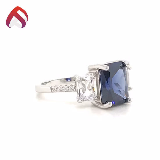 Buen precio Bagutte tanzanita CZ 925 joyería del anillo de piedra principal de plata (RG85872)
